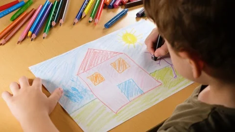 Child draws house Stock Footage 220182714