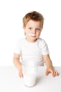 Child drinking milk Foto stock