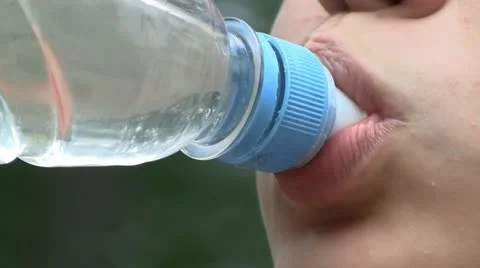Child drinking water 스톡 동영상 12082100