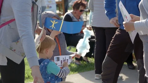 Child is eating cotton candy Stock Footage 101295592