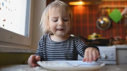 Child eating Video stock 127506696