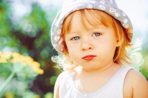 Child in the garden 库存照片