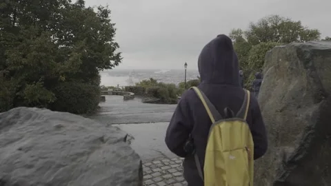 Child going to viewpoint of Budapest Видео 166090586