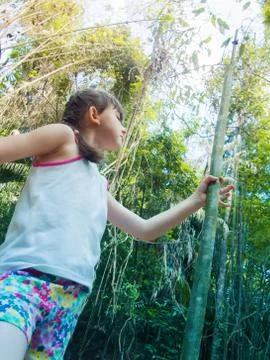 Child in the jungle Foto stock