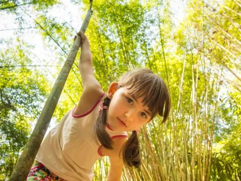 Child in the jungle Foto stock