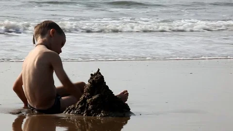 Child by the ocean Stock-Footage 81240422