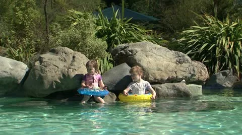 Child Playing Vidéo 11018207