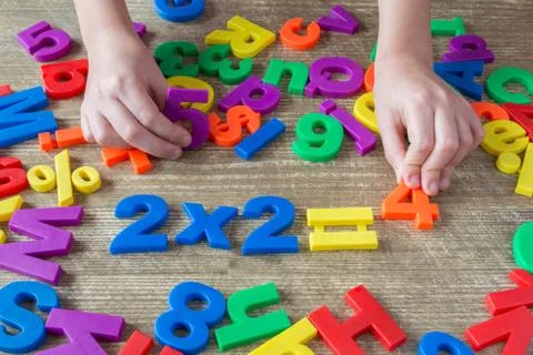 Child playing with numbers Stock-Fotos