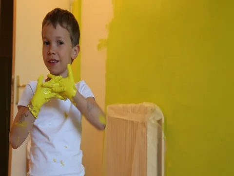 Child playing with paint Stock Footage 83343483