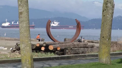 Child playing on Sunset beach Stockbeeldmateriaal 8667329
