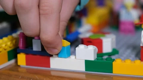 Child Plays Lego 動画素材 185493843