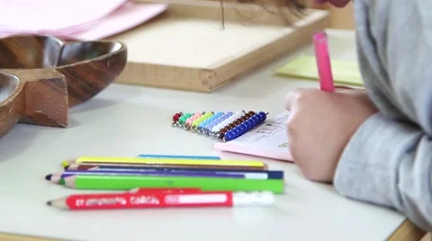 Child in primary school 動画素材 47141193