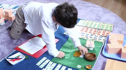 Child in primary school 動画素材 47141685