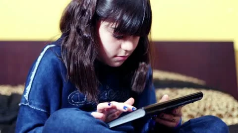 Child with tablet Stock-Footage 21305296