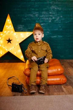 Child war correspondent during the Second World War. Stock-Fotos