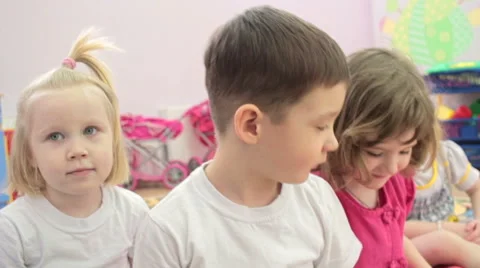 Children are having fun with each other 스톡 동영상 62196926