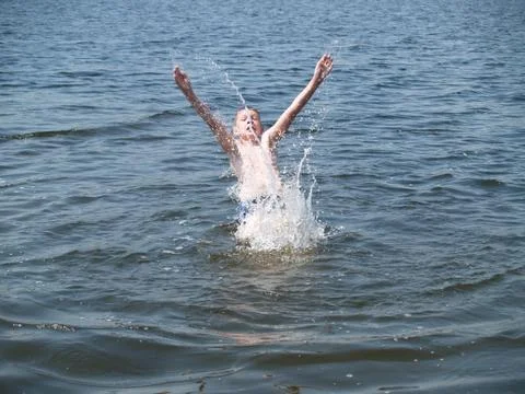 Children bathe in the river Stock-Fotos