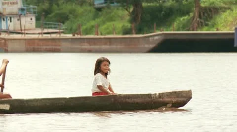 Children in Boat On Amazon River Video stock 10792941