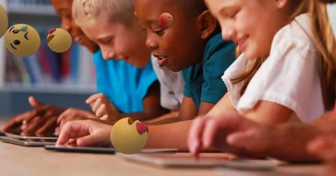 Children in classroom using tablets, engaging with interactive learning apps Illustrazione stock