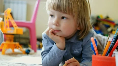 Children draw in home Video stock 43742881