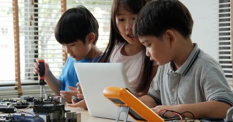 Children engineer team working Assembling and Testing to equipment. Stock Footage 108716919