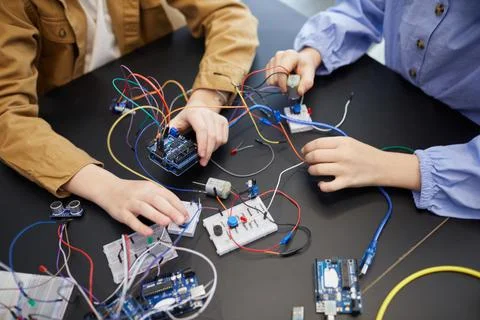 Children Experimenting in Engineering Class 写真素材