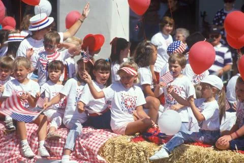 Children on Float in July 4th Parade, Ojai, California Stock-Fotos