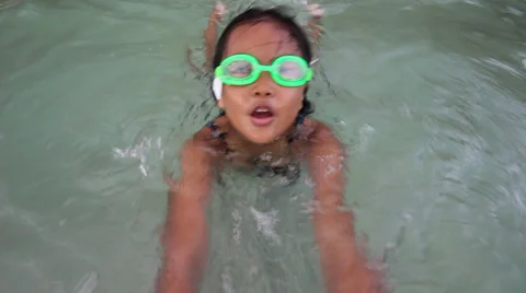 Children to funny playing on the sea Stock Footage 32154026
