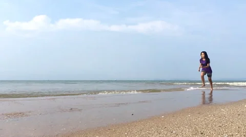 Children happy to running on the beach Stockbeeldmateriaal 68890786