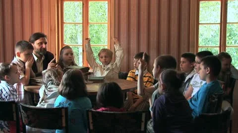 Children learn history 2 Stock-Footage 21762499