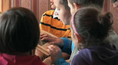 Children learn history Vídeo Stock 21762026