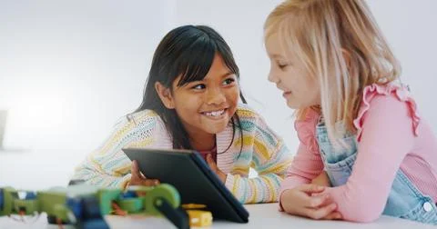 Children, learning and tablet in robotics classroom for engineering, science and 스톡 사진
