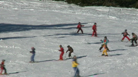Children learning to ski Video stock 303622