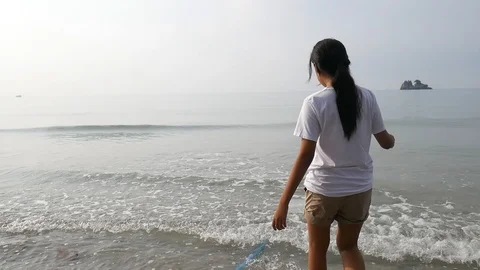 Children play on the beach Stock-Footage 96671624