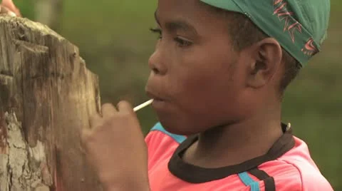 Children Playing and Wading In The Amazon River 動画素材 19037192
