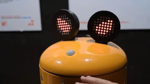 Children playing with robots 스톡 동영상 76252799