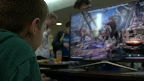 Children Playing Video Games At Comic-Con Event 库存影片 90135330