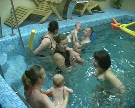 Children in pool 스톡 동영상 10793837