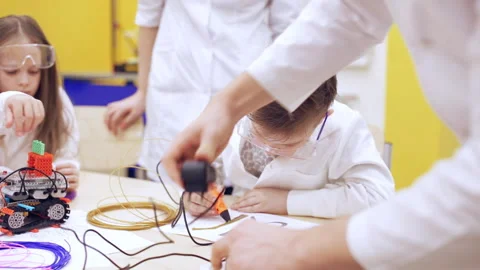 Children at school are studying a 3d printing pen Stock Footage 88170494
