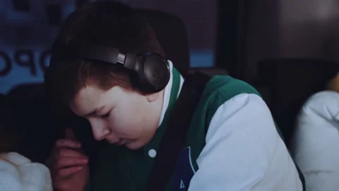 Children in the third row of minivan seats Stock Footage 170654728