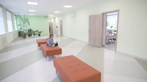 Children walk through school corridor between lessons Видео 310243265