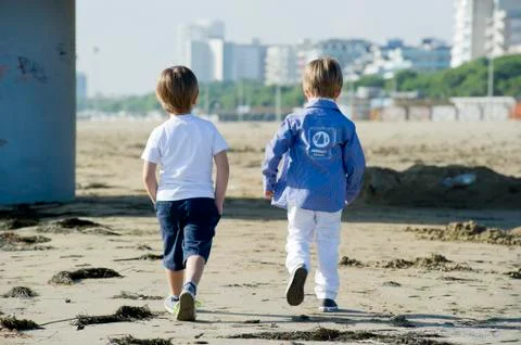 Children walking Stock Photos
