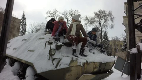 Children in war. Video stock 88810591