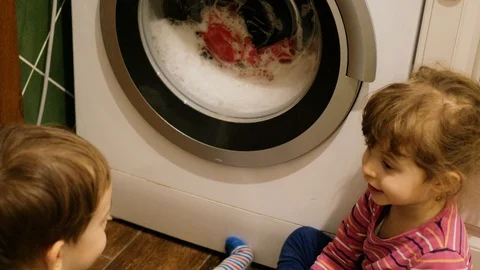 Children watching washing machine Video stock 87141659