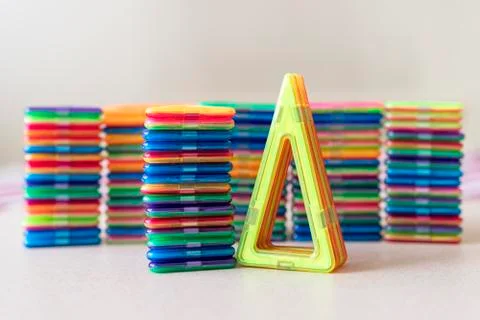 Children's constructor on magnetsunder the sunlight. Triangle, square. study  Foto stock