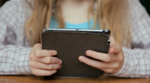 Children's hands with the tablet that the gain Stock-Footage 63498323