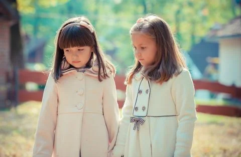 Children's problems between two girlfriends 스톡 사진