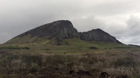Chile - Rapa Nui / Easter Island - #59 - Rano Raraku / Driving 库存影片 160006655