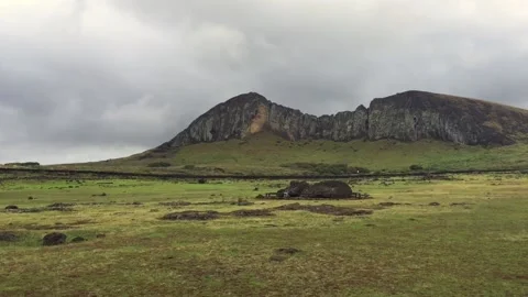 Chile - Rapa Nui / Easter Island - #56 - Rano Raraku / Vulkan / Moai 库存影片 160007896