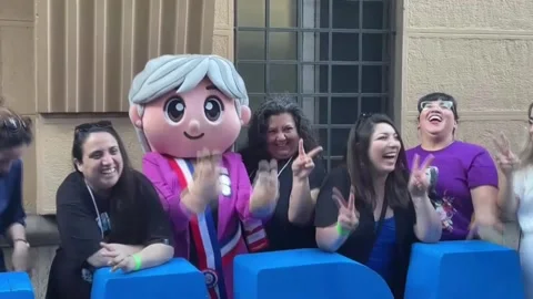 Chile sees runoff showdown after tight first round, chile, CL - 17 Nov 2025 動画素材 321263773